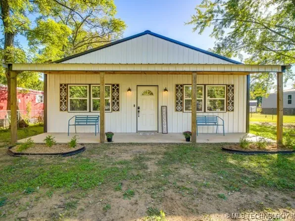 137 W Lakeview Ave, Vinita, OK 74301