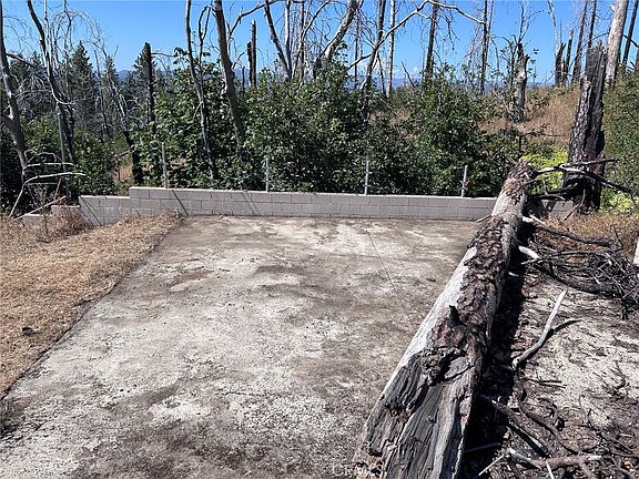 2nd image of 17 Big Oak Ln