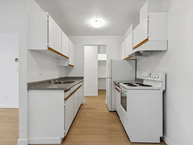 1045 Haro St — Photo 51