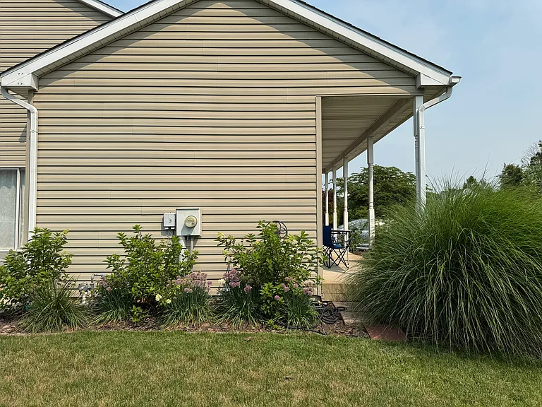 35 Lois Ln — Photo 48