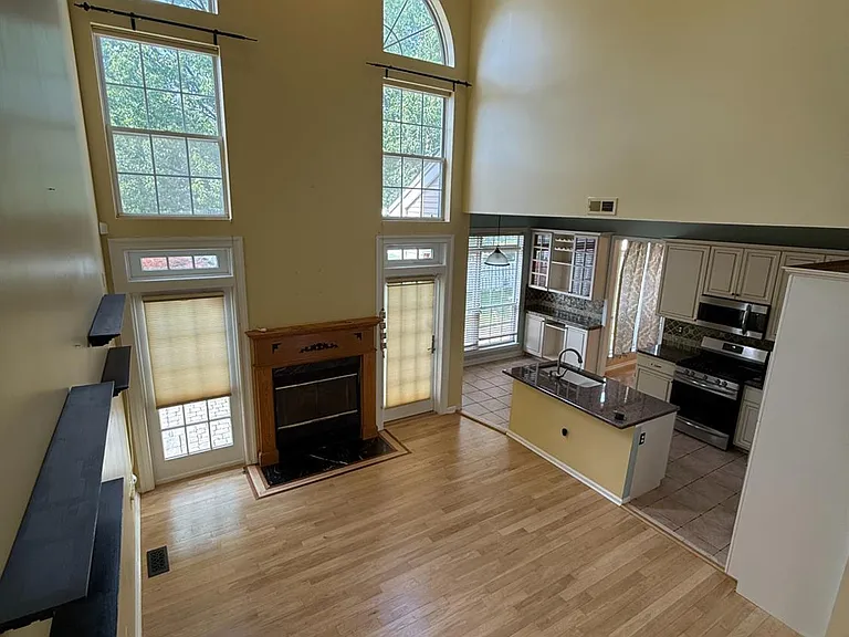 32 Marion Dr — Photo 10
