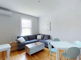 241 5th Ave #1, Ottawa, ON K1S2N1