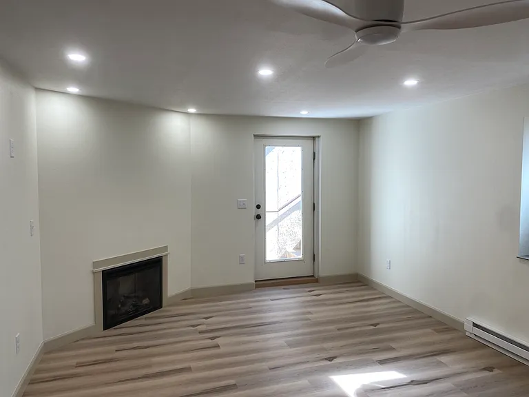 320 S Burdette St — Photo 2