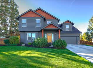 3602 SW Hillcrest Dr, Redmond, OR 97756