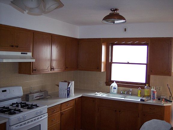 3rd image of 544 N Aldrich St