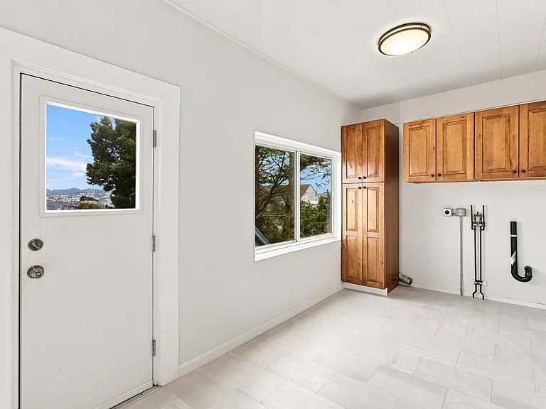 257 Chenery St — Photo 9
