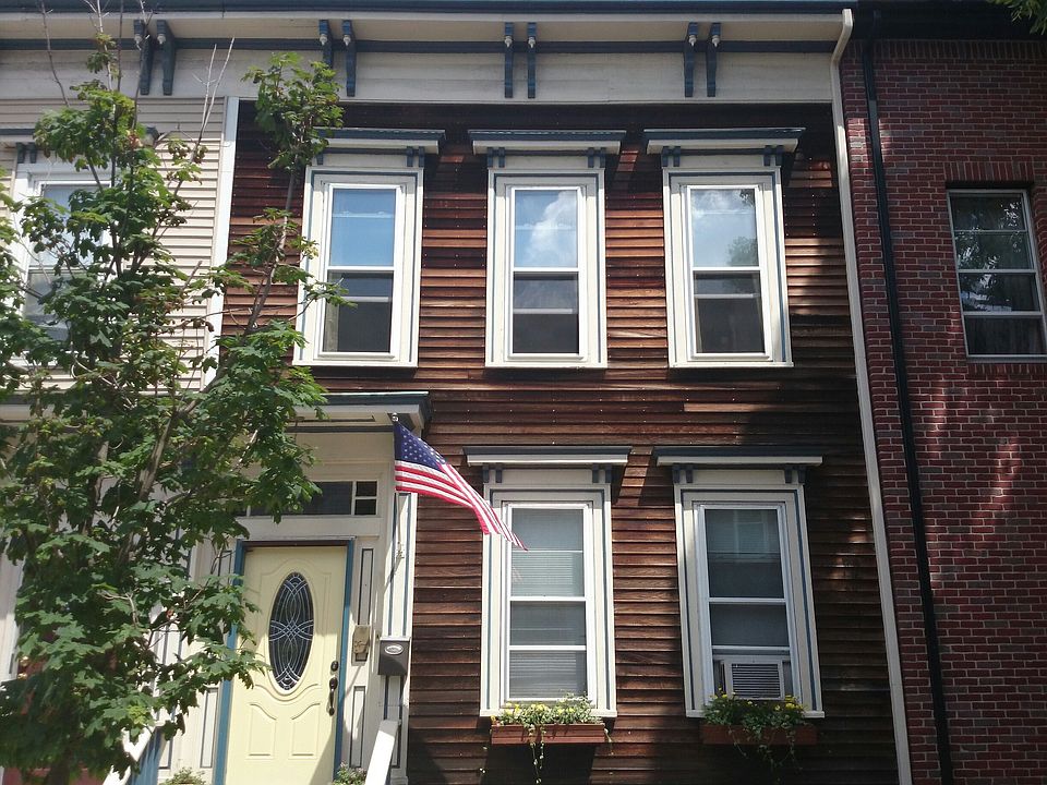 2nd image of 52 P St