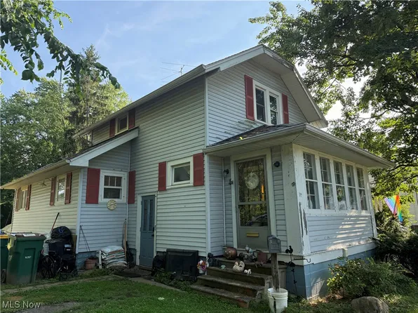 38 Ruth St, Geneva, OH 44041