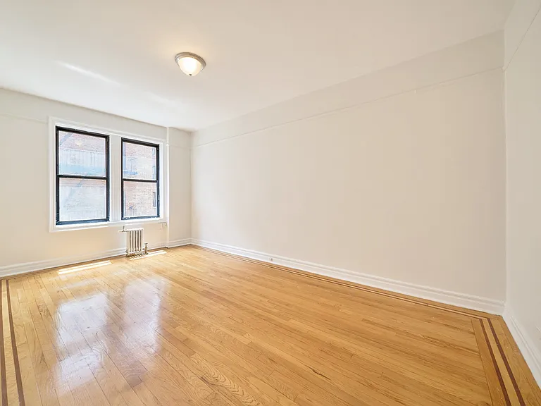 121 Seaman Ave #4C — Photo 5