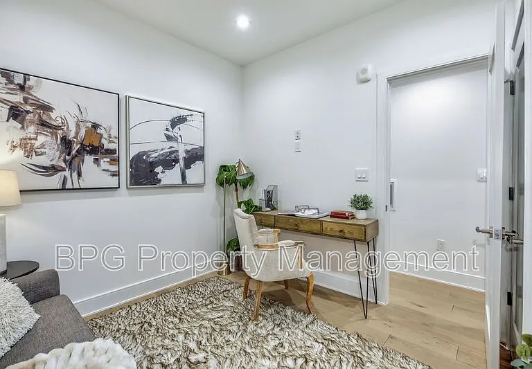 3921 W St NW #1 — Photo 18