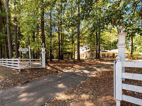 3rd image of 2784 Hinson Rd