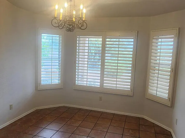 71 E Windhill Dr — Photo 7