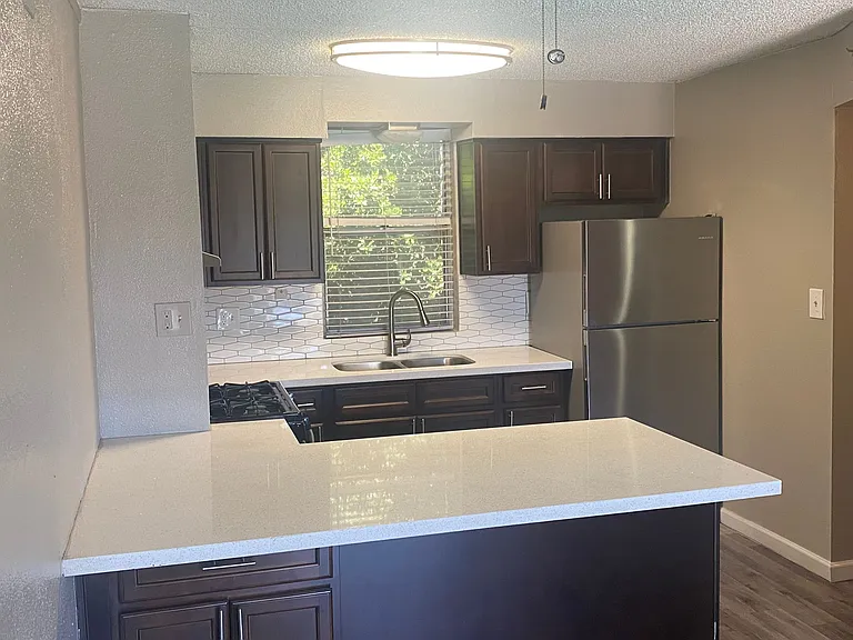 Scottsdale 5th Ave. Apartments — Photo 2