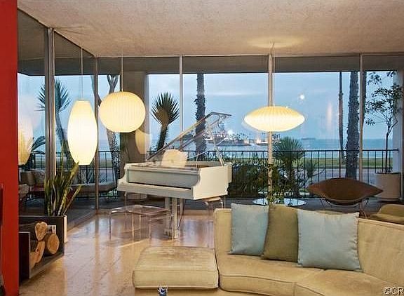 3rd image of 3051 E Ocean Blvd