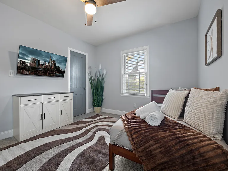 547 Erin Ave SW — Photo 22