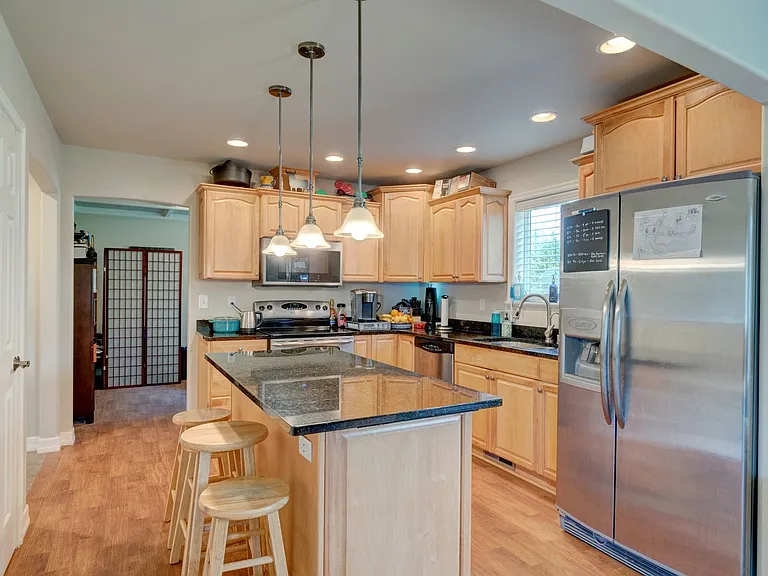 1207 Byrd Dr — Photo 3