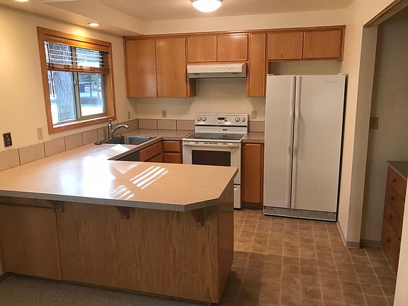 KitchenAid, Maytag, and Samsung kitchen appliances