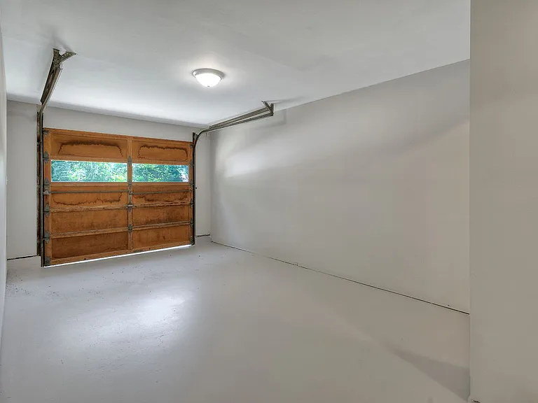 Briarcrest 32 — Photo 14