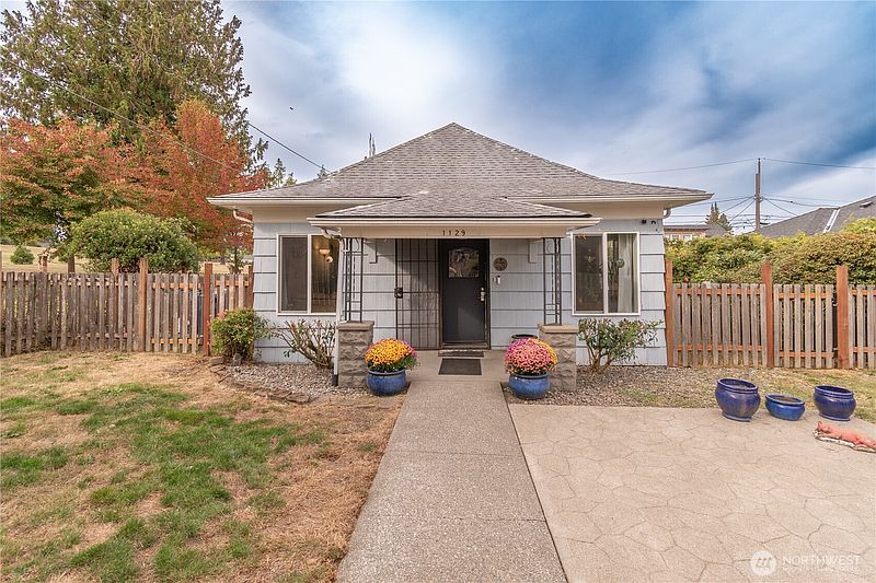 5th image of 1129 S 61ST Street