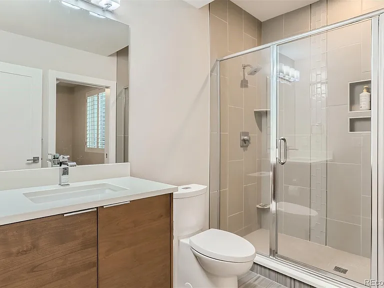 1634 S Grant St — Photo 15