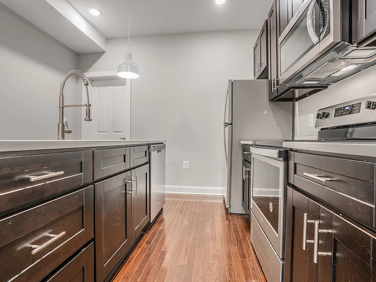 310 E Lanvale St — Photo 22