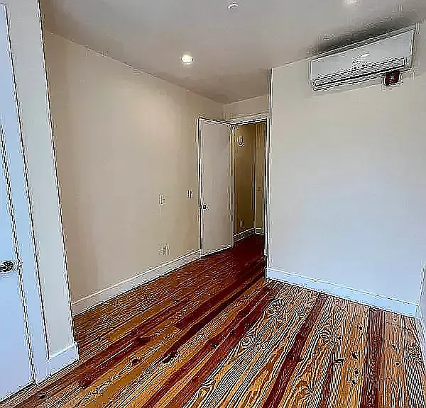 570 Evergreen Ave #2A — Photo 3