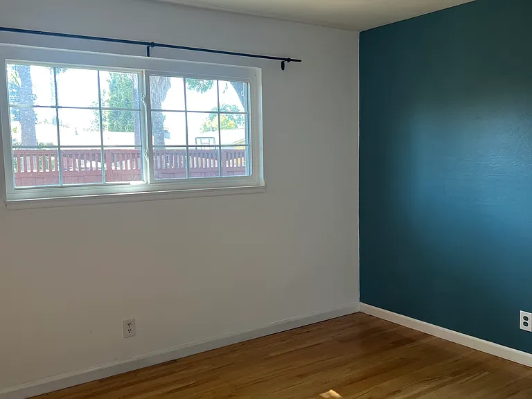 1598 Marietta Dr — Photo 18