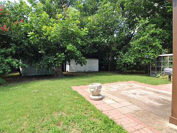 2nd image of 2223 Fairfax Dr