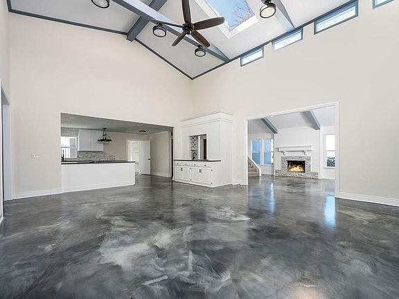 5th image of 3108 Raintree Rd