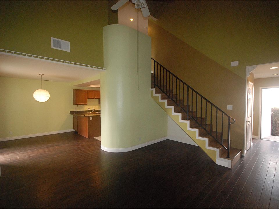 1st image of 689 Evergreen Ln