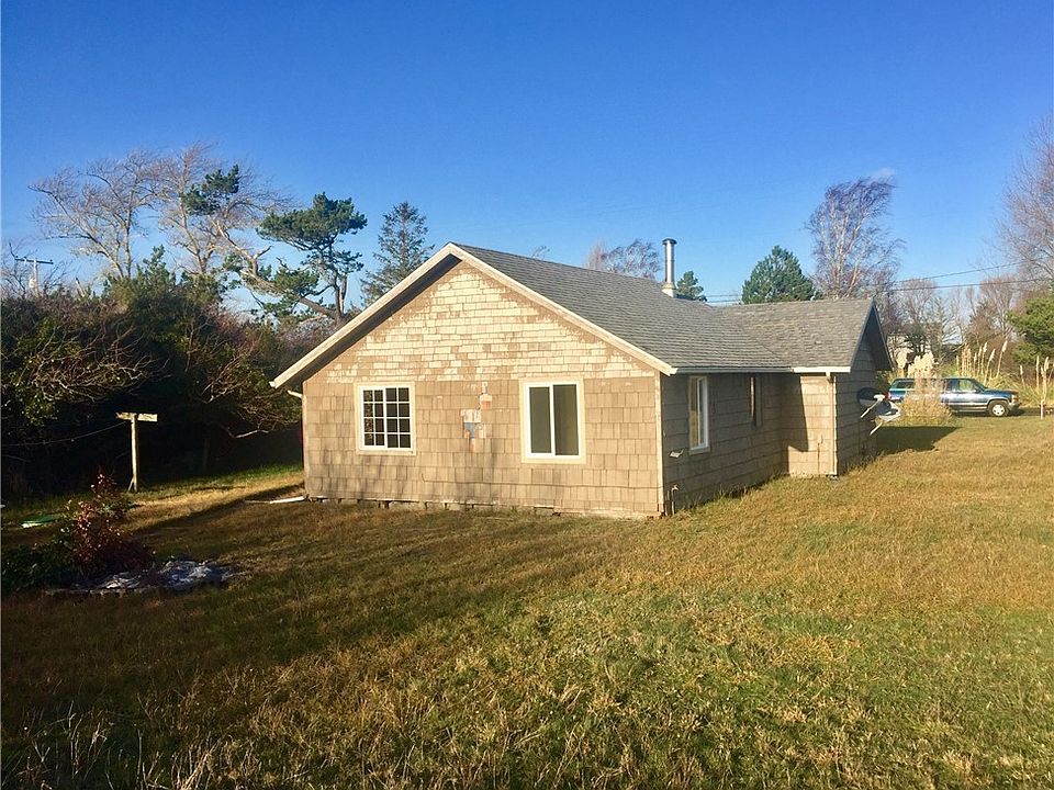1st image of 3079 Emerson Ave