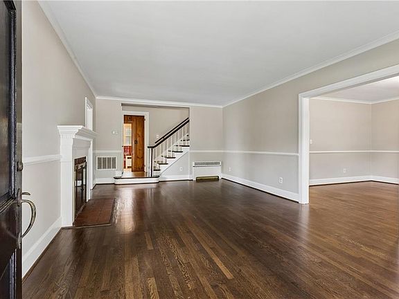 3rd image of 2401 Chesapeake Ave