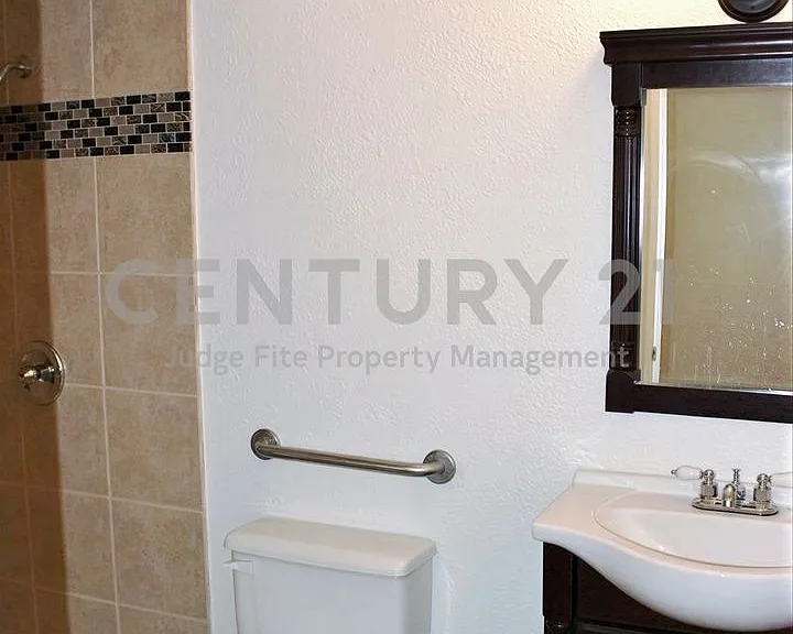 1533 Santa Fe Trl — Photo 9
