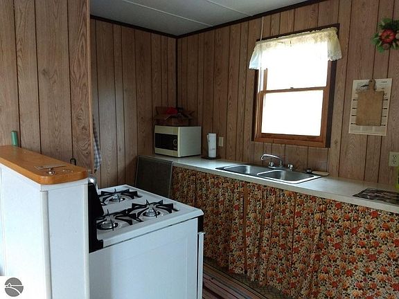 5th image of 2188 S Green Dr
