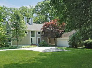 284 Putnam Rd, New Canaan, CT 06840