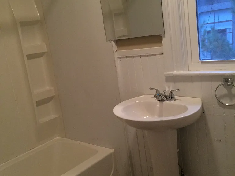 112 E Washington St — Photo 9