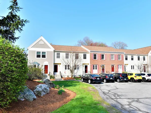 616 Fox Hollow Way, Manchester, NH 03104