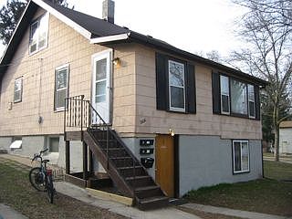 Exterior of 1806 Fisher St