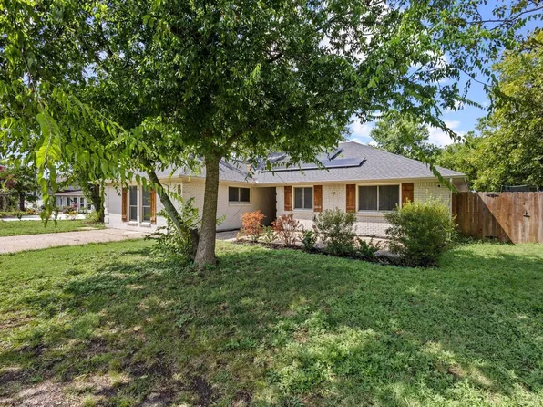 878 N Main Dr, Van Alstyne, TX 75495