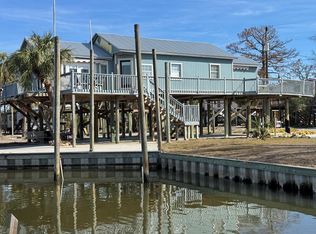 102 W 9th Ave, Horseshoe Beach, FL 32648