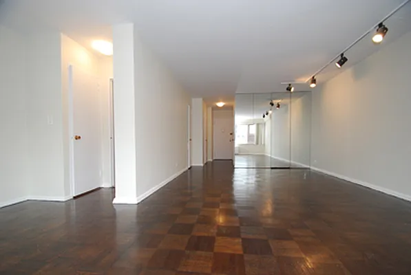 Rented by Buchbinder & Warren | media 6