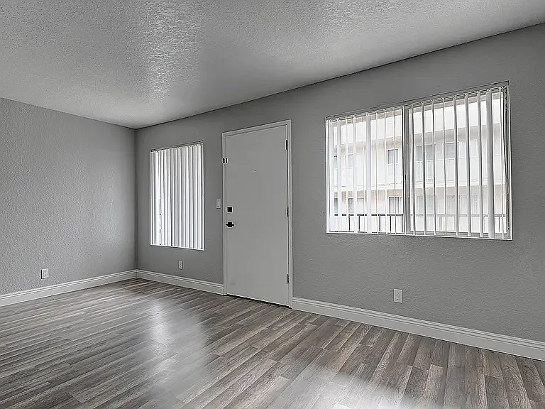 13615 Cerise Avenue — Photo 28