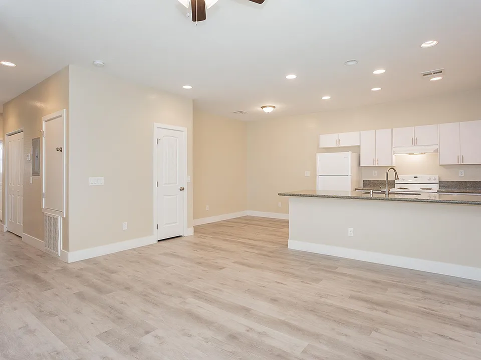 1741 S Dandelion St #2