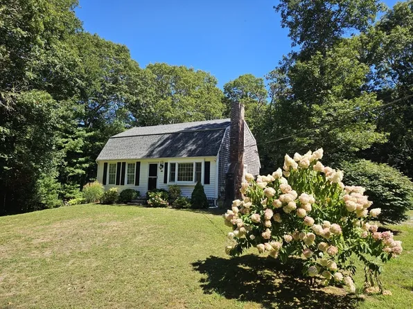 526 Skunknet Rd, Barnstable, MA 02630