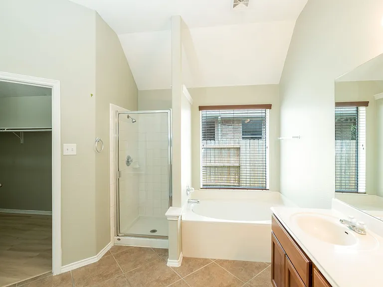 11516 Sunny Creek Ln — Photo 5