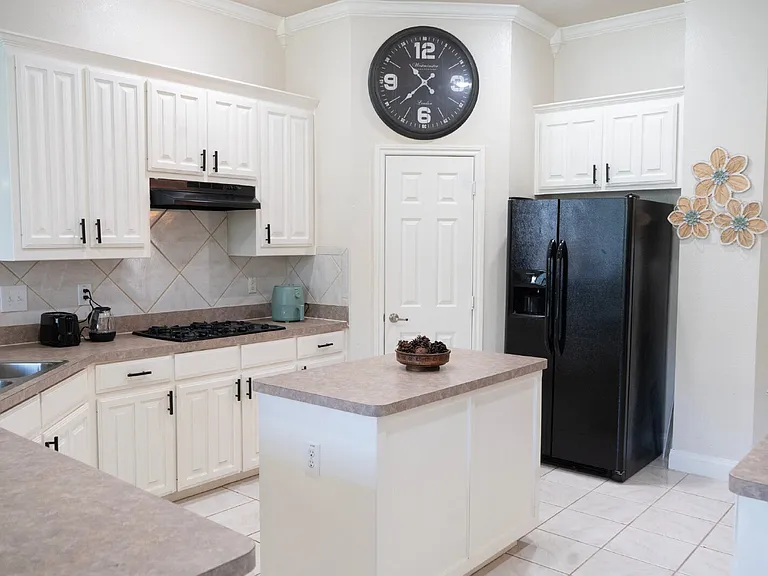 2502 Morningstar Ln — Photo 4