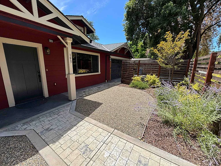 193 Alderwood Rd — Photo 19