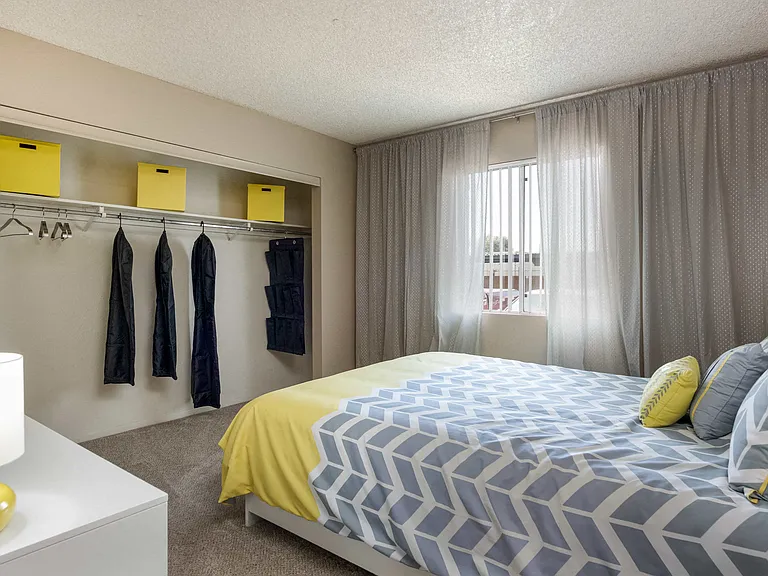 Camelback Cove Apartments — Photo 17
