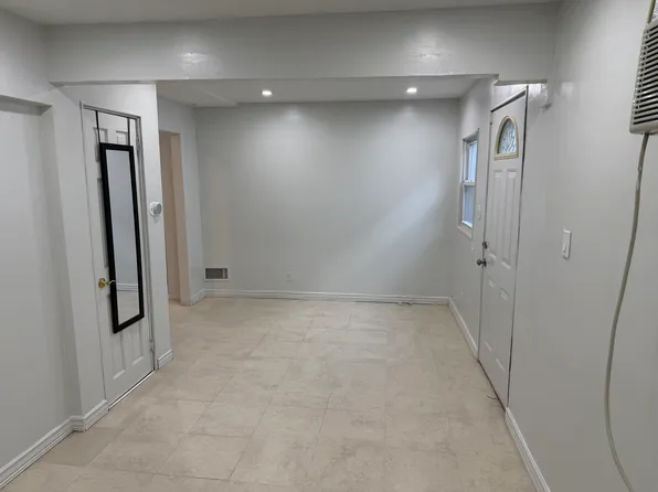 (undisclosed Address), Rosedale, NY 11422