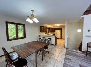 75 Naulahka Ln, Hartford, VT 05047